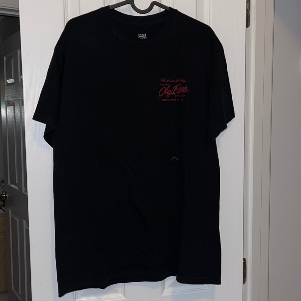 Obey tee